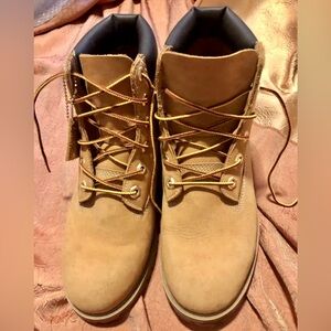 Timberland Leather Waterproof Hiking Work Boots.  Women’s Size 8 Or Boys Size 7